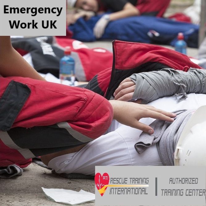 Emergency First Aid at Work UK (Περιλαμβάνει απινιδωτή)